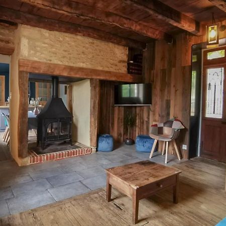 Maison typique périgourdine avec piscine Paulin Extérieur photo